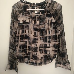 Long sleeve top. Only worn once.